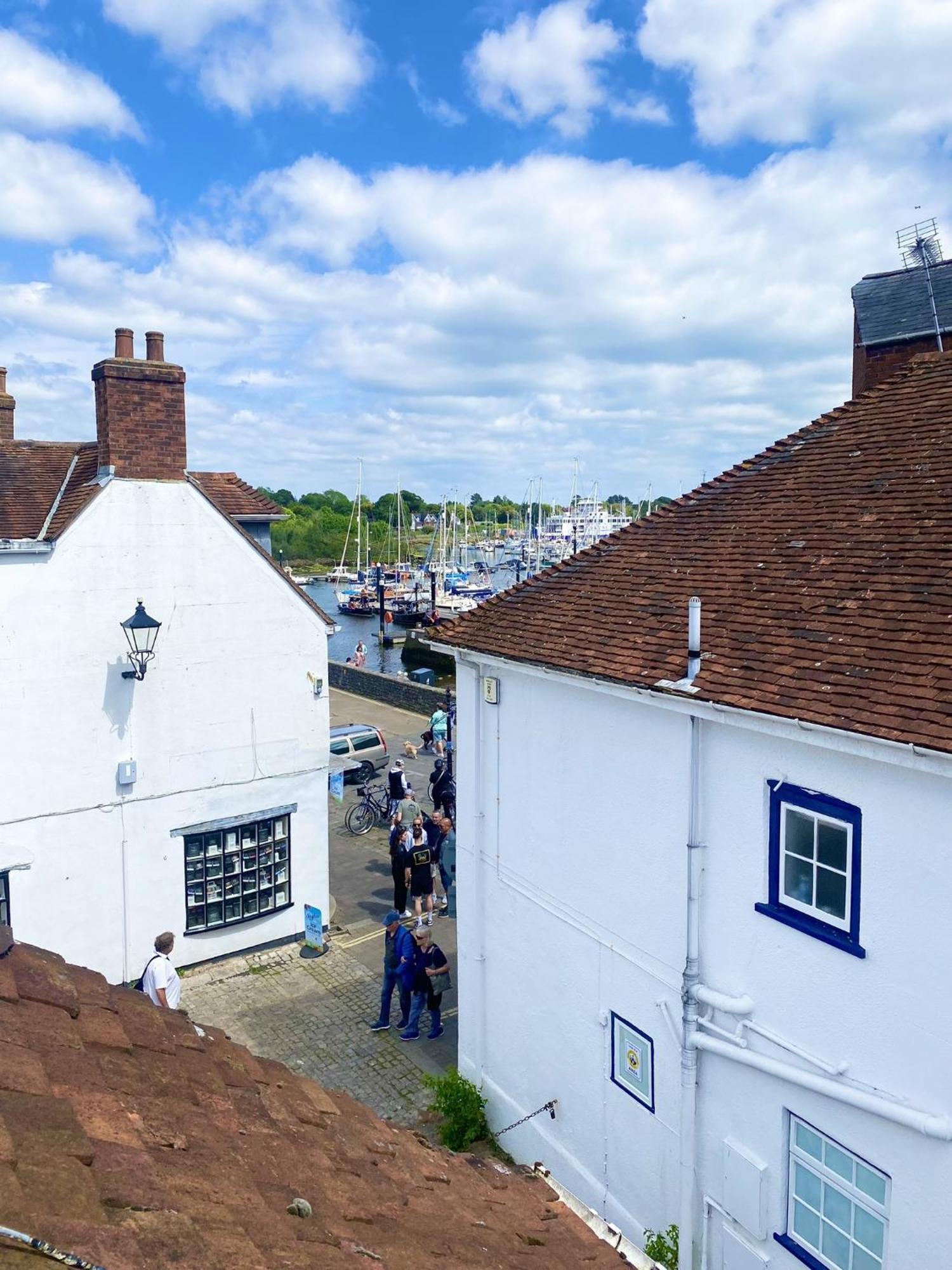 Stylish Cottage With Quay And River View Lymington Exterior photo